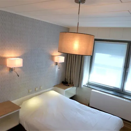 Hotel Logis Du Midi 3*