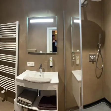 Logis Du Midi Hotell